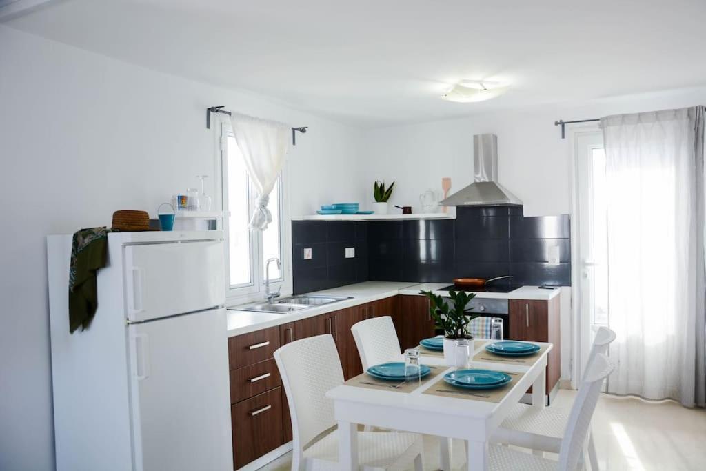 White Wave Villa, 3Min Walk From Beach Καμάρι Εξωτερικό φωτογραφία